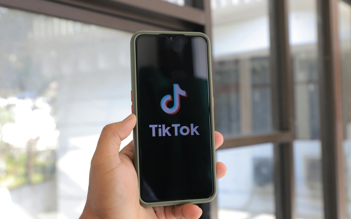 Купити репости TikTok: як збільшити охоплення відео у 2026 році