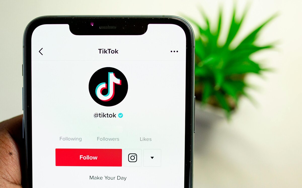 Накрутка лайков TikTok: как купить лайки и повысить Engagement Rate в 2026