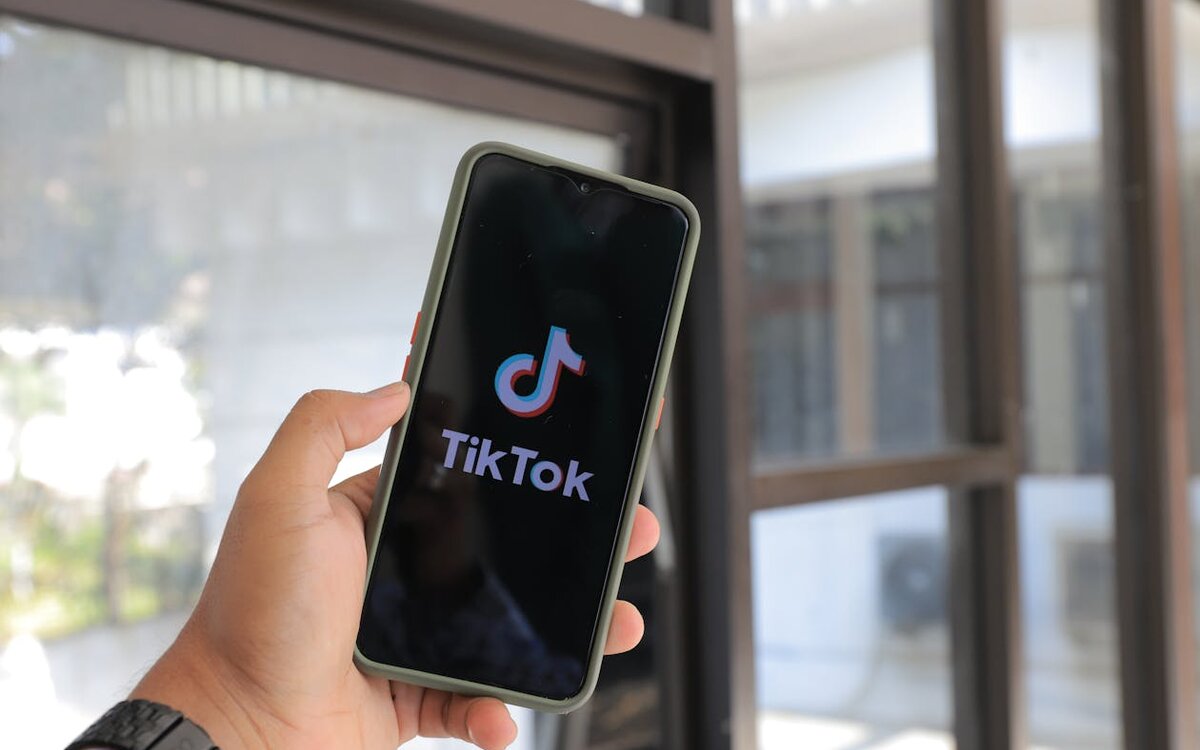 Как работает алгоритм TikTok в 2026 году